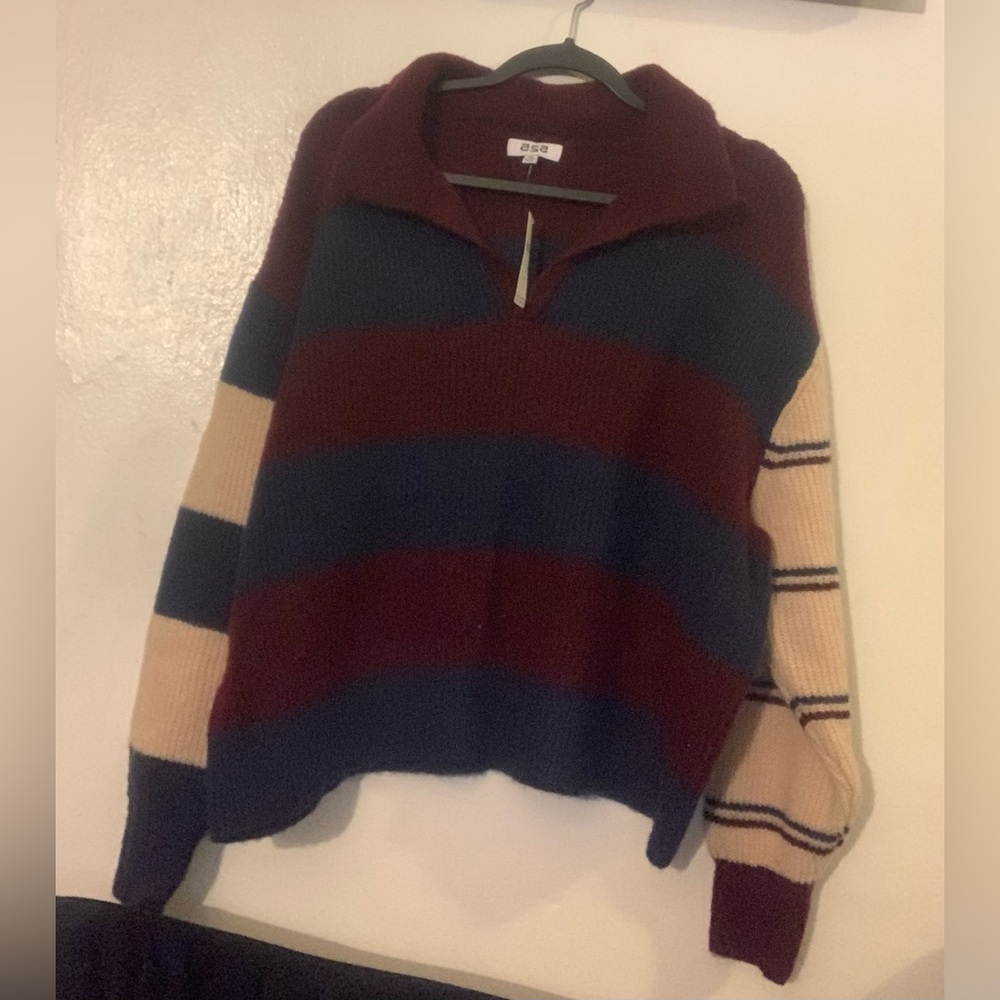 525 Striped Collar Sweater Color: Navy/Marin
